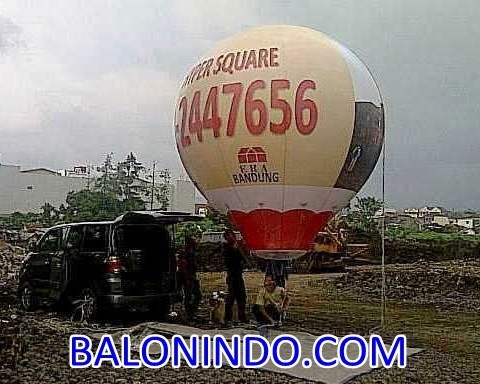 Balon Udara Oval